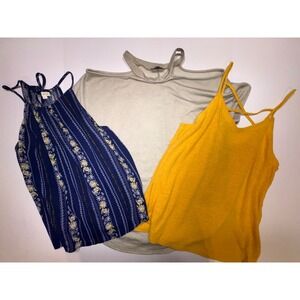 Lot of 3 Womens Tops La Miel Floral Halter Urban Episode & Universal Threads L